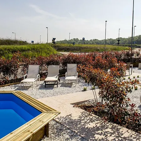 Home Suites Home Pensión 4*