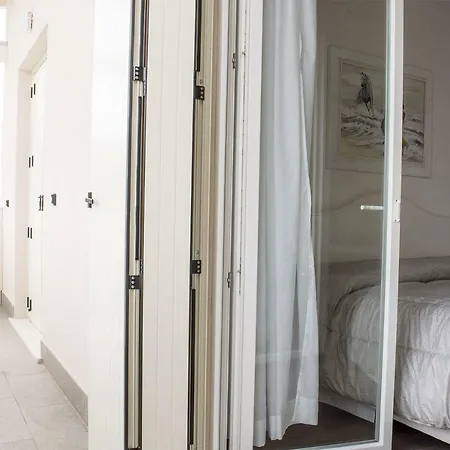 Home Suites Home 4*