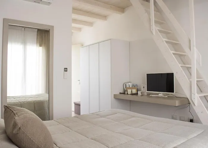 Home Suites Home 4* Salionze