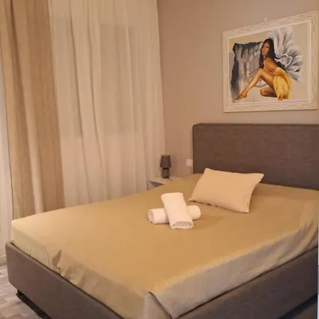 Guest house Home Suites Home 2*