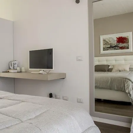 Guest house Home Suites Home