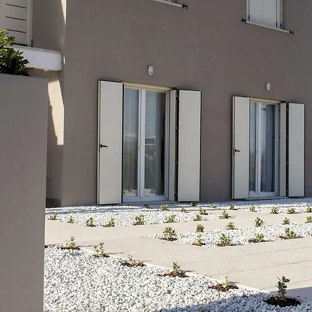 Guest house Home Suites Home 2*