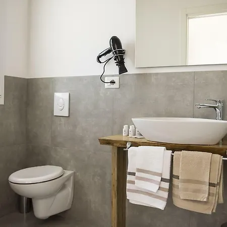 Home Suites Home Salionze