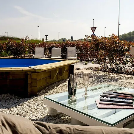 Home Suites Home 4*