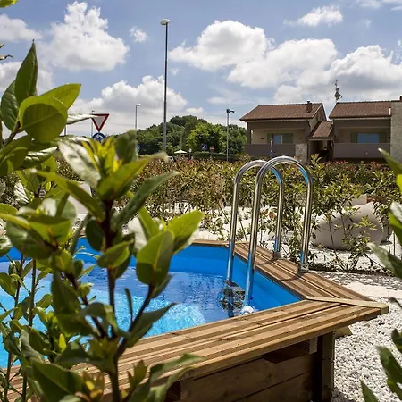 Guest house Home Suites Home 4*